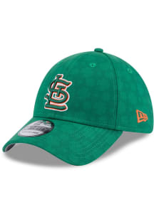 New Era St Louis Cardinals Mens Green 2025 St Patricks Day 39THIRTY Flex Hat