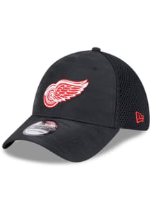 New Era Detroit Red Wings Mens Black Tonal Camo 39THIRTY Flex Hat