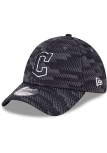 New Era Cleveland Guardians Mens Black 2025 Clubhouse CW Black 39THIRTY Flex Hat