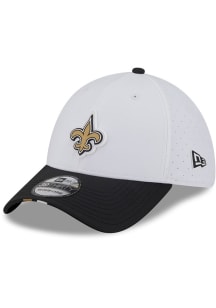 New Era New Orleans Saints Mens White 2025 Training Camp 39THIRTY Flex Hat