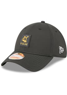 New Era Pittsburgh Steelers Mens Black Retro 2025 Sideline 39THIRTY Flex Hat