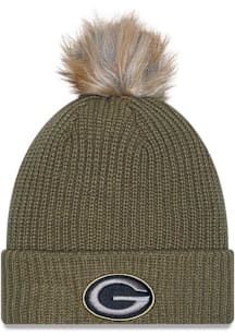 New Era Green Bay Packers Green 2025 Salute To Service W Cuff Pom Womens Knit Hat