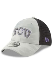 New Era TCU Horned Frogs Mens Grey Camo Front Neo 39THIRTY Flex Hat