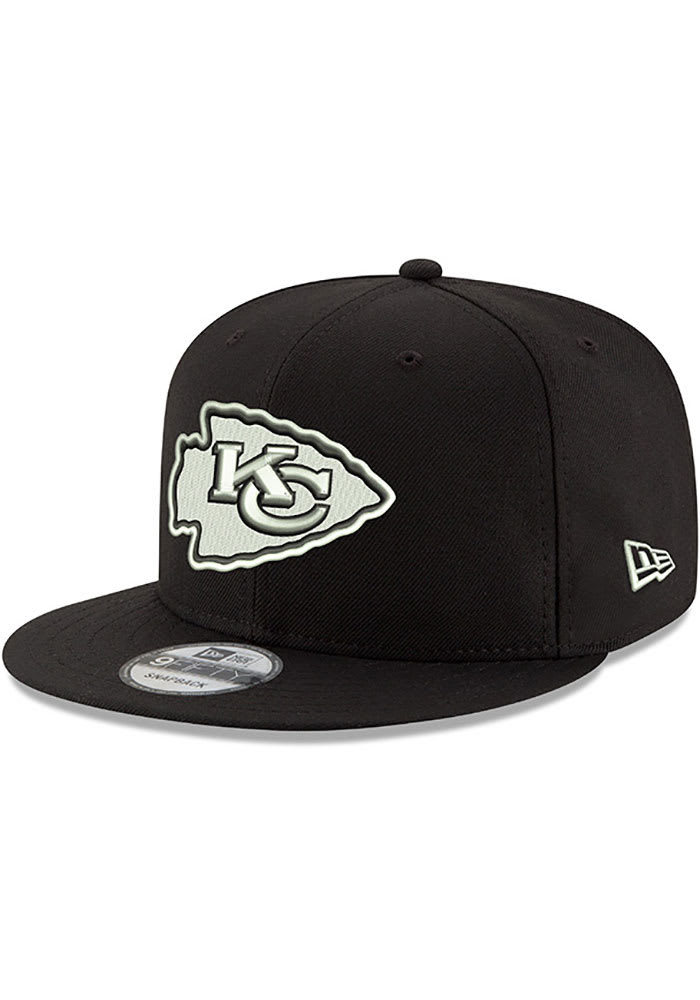 New Era Kansas City Chiefs Black Black on White 9FIFTY Mens Snapback Hat