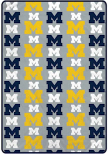 Michigan Wolverines Twin XL Plush 65 x 90 Fleece Blanket - Blue