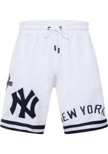 Pro Standard New York Yankees Mens White Chenille Shorts