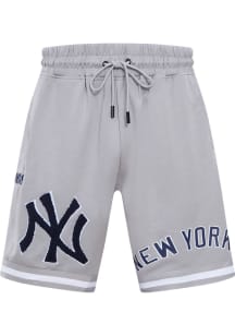 Pro Standard New York Yankees Mens Grey Chenille Shorts