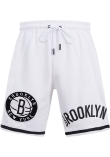 Pro Standard Brooklyn Nets Mens White Chenille Shorts