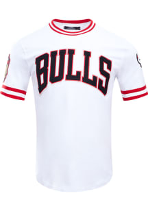 Pro Standard Chicago Bulls White Chenille Short Sleeve Fashion T Shirt