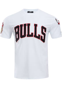 Pro Standard Chicago Bulls White Chenille Short Sleeve Fashion T Shirt