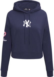 Pro Standard New York Yankees Womens Navy Blue Classic Cropped Hooded Sweatshirt