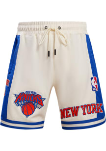 Pro Standard New York Knicks Mens White Retro Chenille Shorts