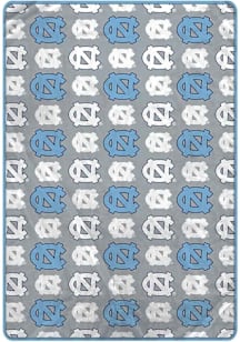 North Carolina Tar Heels Twin XL Plush 65 x 90 Fleece Blanket - Light Blue