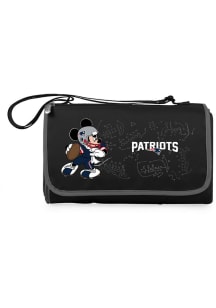 New England Patriots Disney Mickey Outdoor Picnic Fleece Blanket