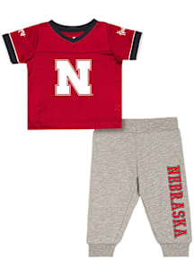 Colosseum Nebraska Cornhuskers Infant Red Nothing But Set Top and Bottom