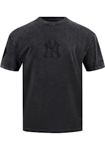 Pro Standard New York Yankees Black Washed Classic Short Sleeve Fashion T Shirt