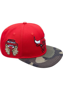 Pro Standard Chicago Bulls Red Camo Visor Mens Snapback Hat