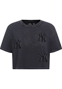 Pro Standard New York Yankees Womens Black Washed Crystalline Short Sleeve T-Shirt