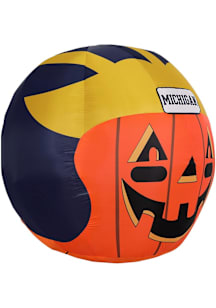Orange Michigan Wolverines self inflate jack o lantern with team helmet and name Outdoor Inflatabl..
