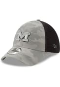 Michigan Wolverines New Era Camo Front Neo 39THIRTY Flex Hat - Grey